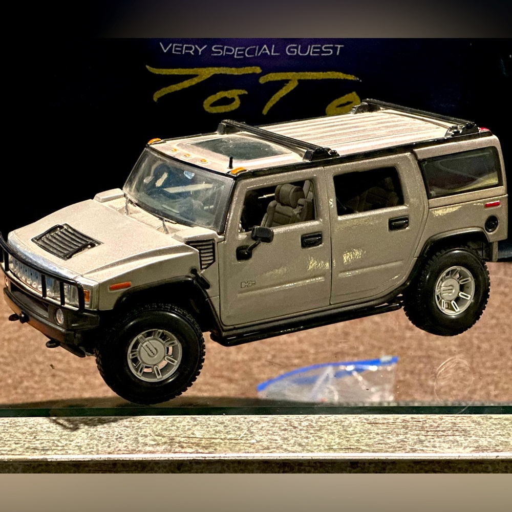 GM™️HUMMER™️ H2™️ Die-Cast Model